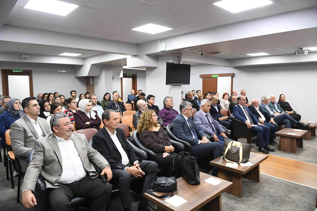 "RAKAMLARIN ÖTESİNDE: GÜVEN, İLETİŞİM VE İTİBAR YÖNETİMİ SEMİNERİ" GERÇEKLEŞTİRİLDİ görseli 8