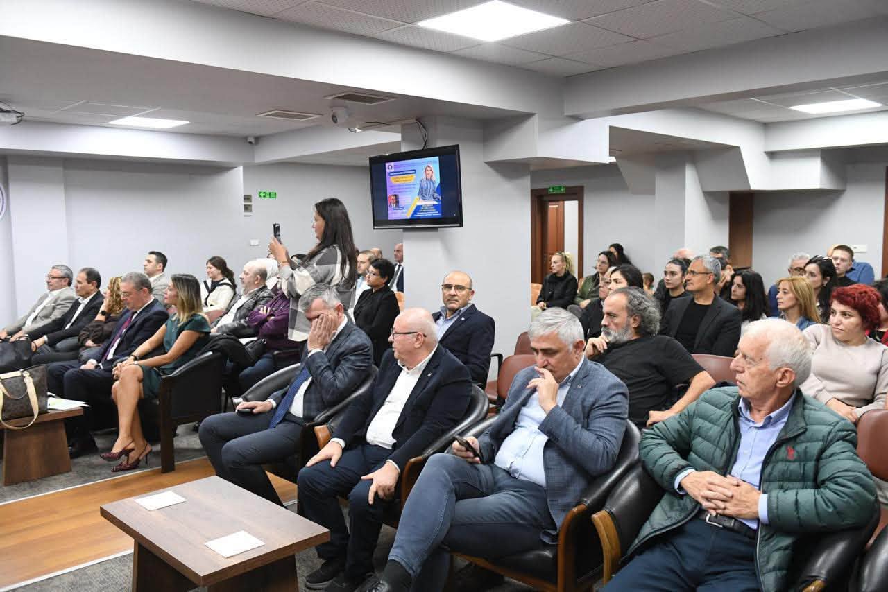 "RAKAMLARIN ÖTESİNDE: GÜVEN, İLETİŞİM VE İTİBAR YÖNETİMİ SEMİNERİ" GERÇEKLEŞTİRİLDİ görseli 6