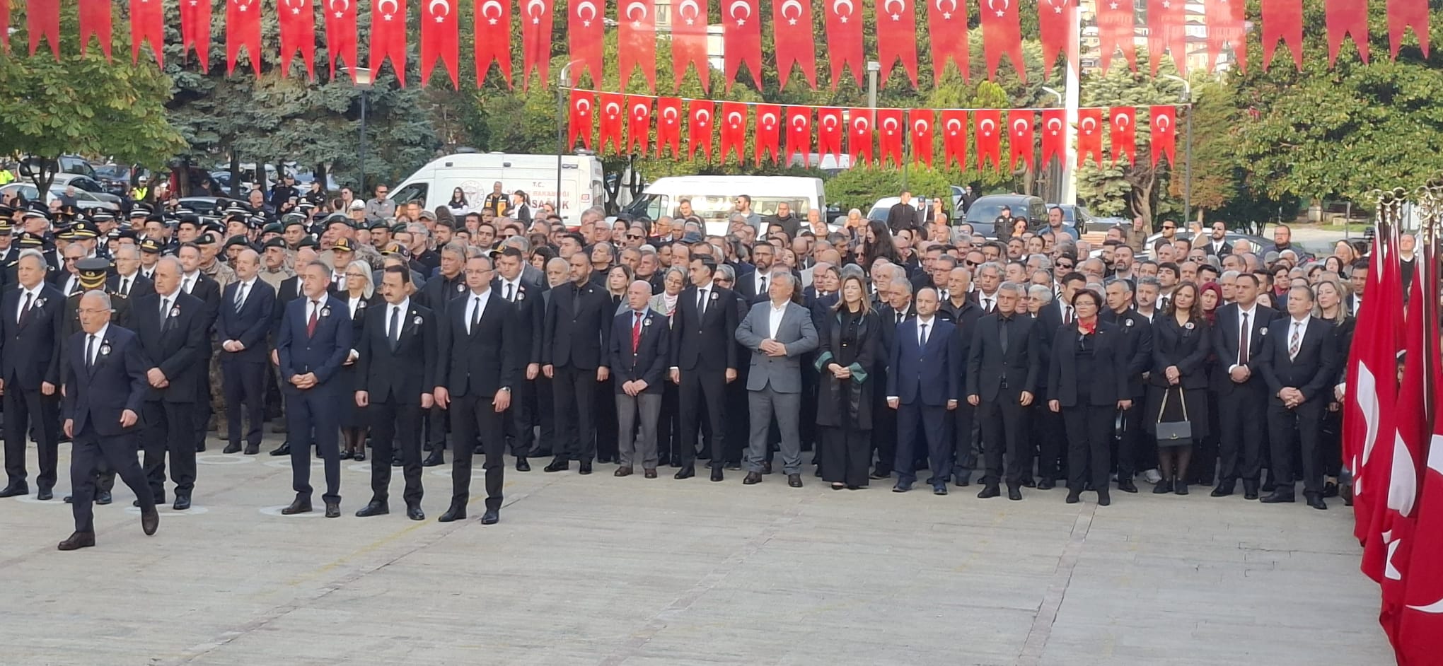 ULU ÖNDERİMİZ GAZİ MUSTAFA KEMAL ATATÜRK'Ü SAYGI VE ÖZLEMLE ANIYORUZ.